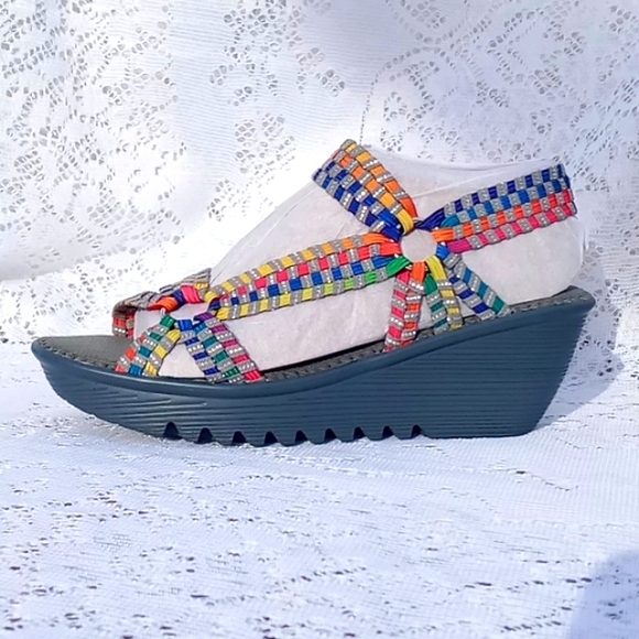 Bernie Mev. Multi Colored Woven Open Toe Strappy Wedge Sandal Size 40 Stretchy - Picture 1 of 14
